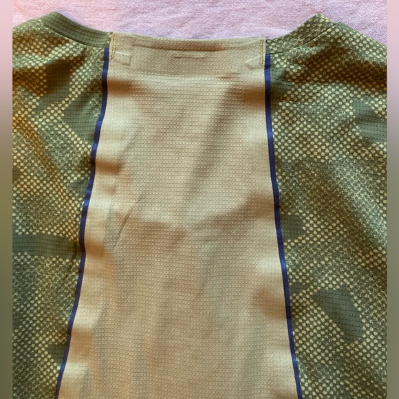 Lululemon Fast & Free Running Breathable Long Sleeve Shirt XS Green camo/Gold - Picture 5 of 8